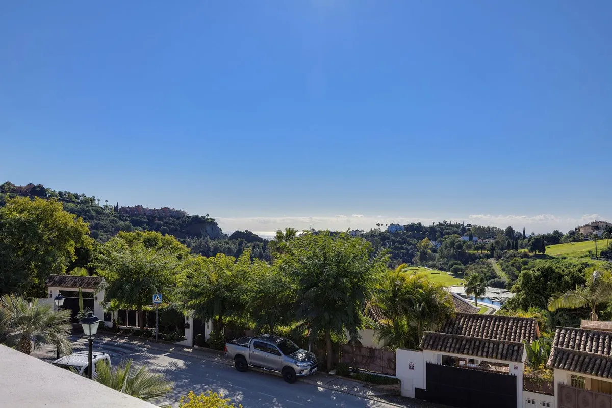 02fc5855-28e1-4fb0-a360-3eafd4915352