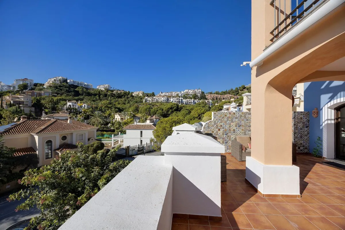 1a8497c5-aebf-4c76-8498-f282d0a74277