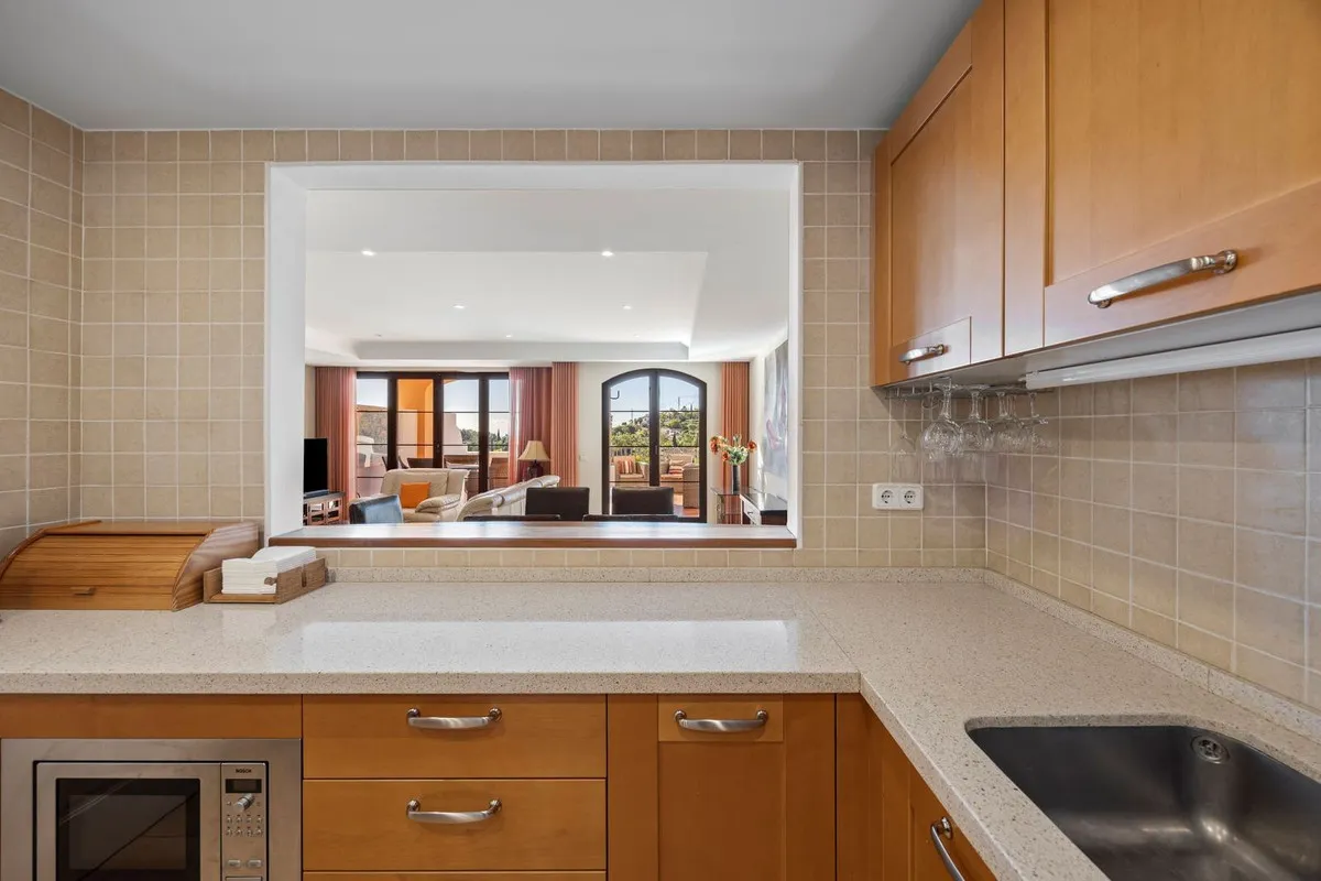 9f32fb84-2f52-4d14-b97c-2d4a22d867f1