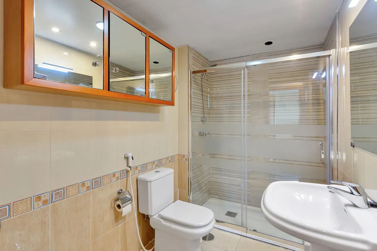 a663bc42-cae7-4925-b255-5797217f3fd4