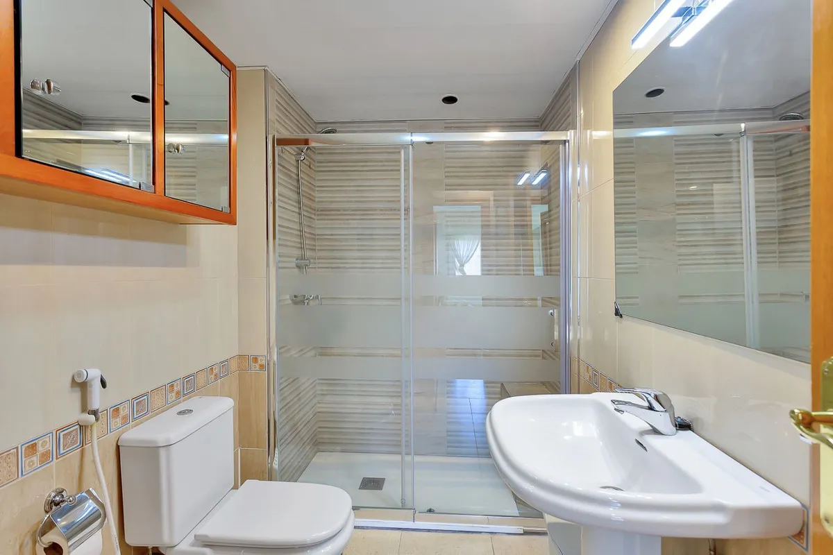 c5baf195-d283-4314-b939-8b643b79a930