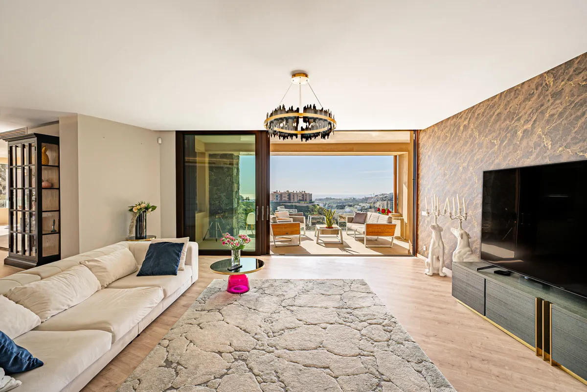 9e796392-e481-44c7-aeb0-92e3341a22c5