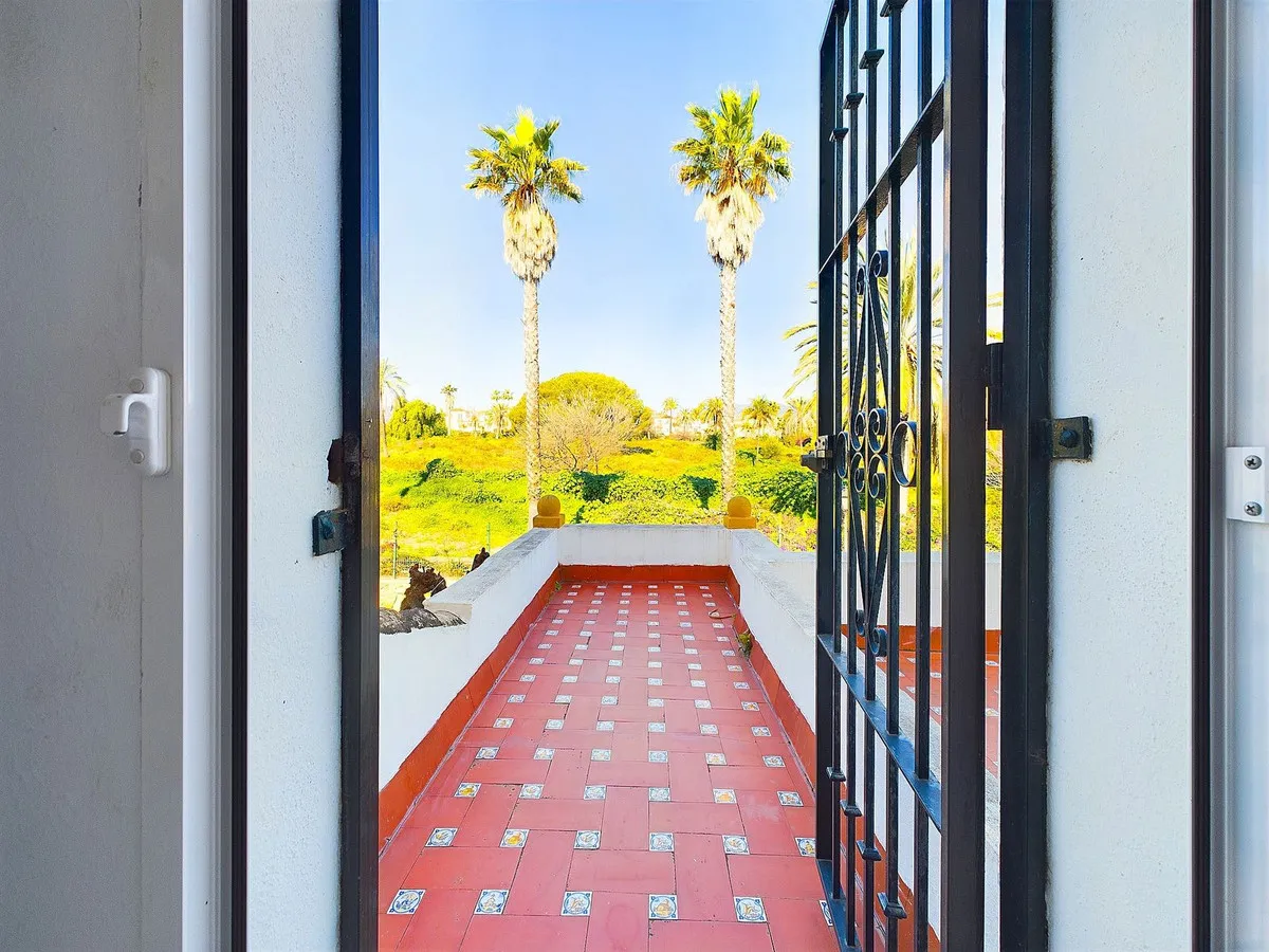 14c23595-7cc7-4f42-a8f1-33c9ca7a906b