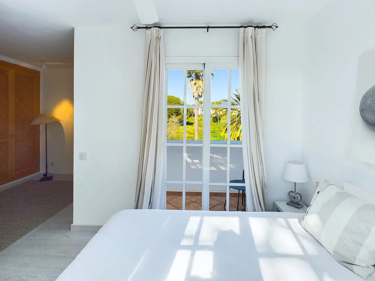 1eb61e77-2fc2-48b4-b6b9-da8440a25e06