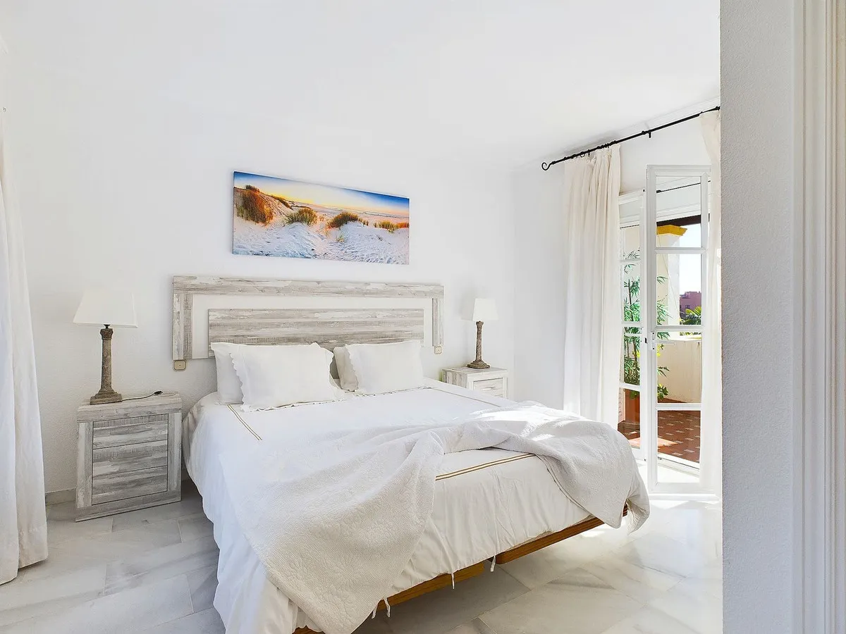 dcb8e612-5d79-404c-8810-14beab3536c6