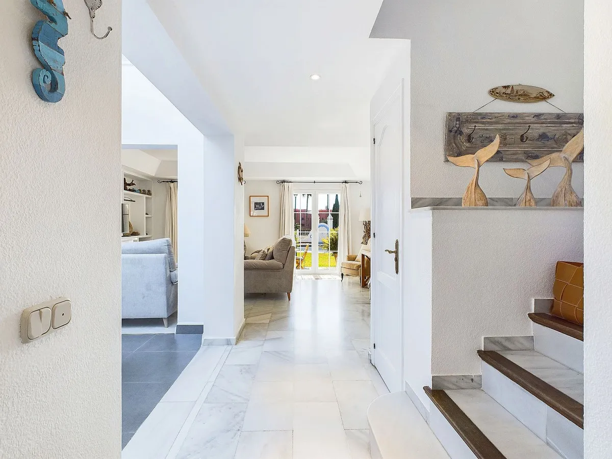 e4ad0179-b595-4acd-9819-3bff4052211b