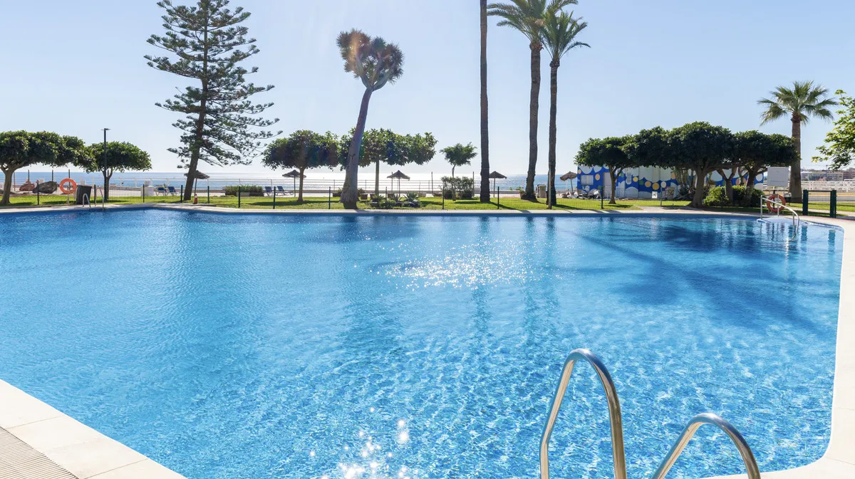 e9f702fe-6dd3-4eba-a461-cd96e7c95204