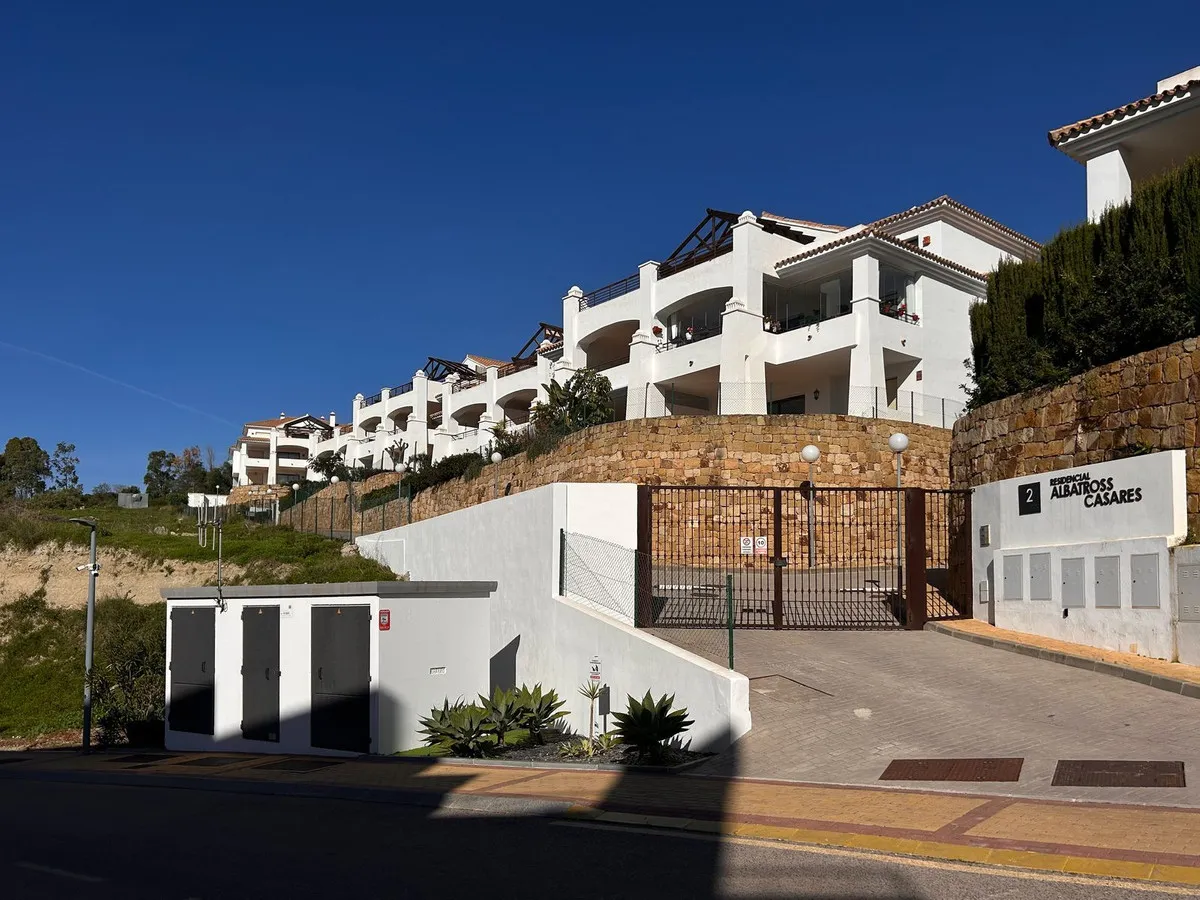 aac1bdfb-b510-4383-96e2-72d2434a6259