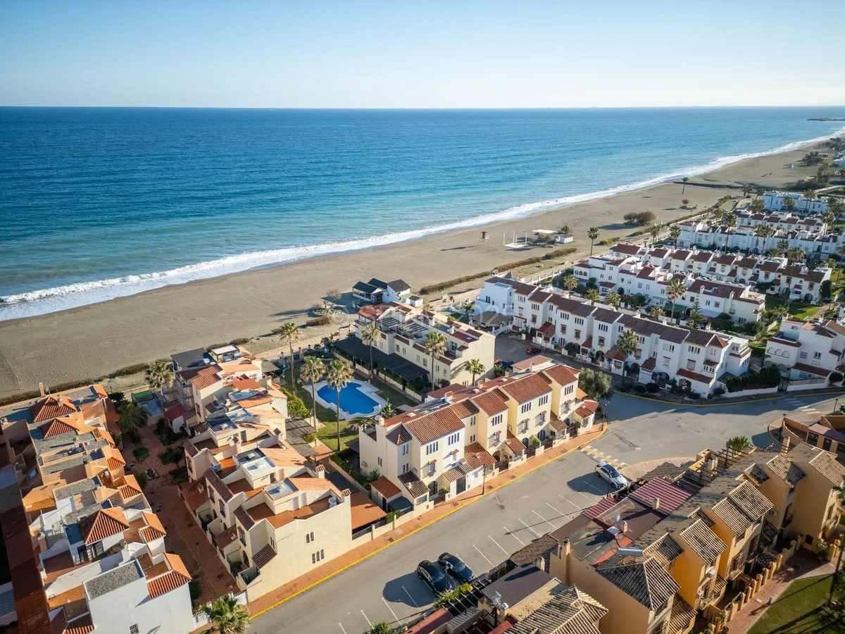 1dd3a9cb-5daa-4a5c-a776-541fd6484583