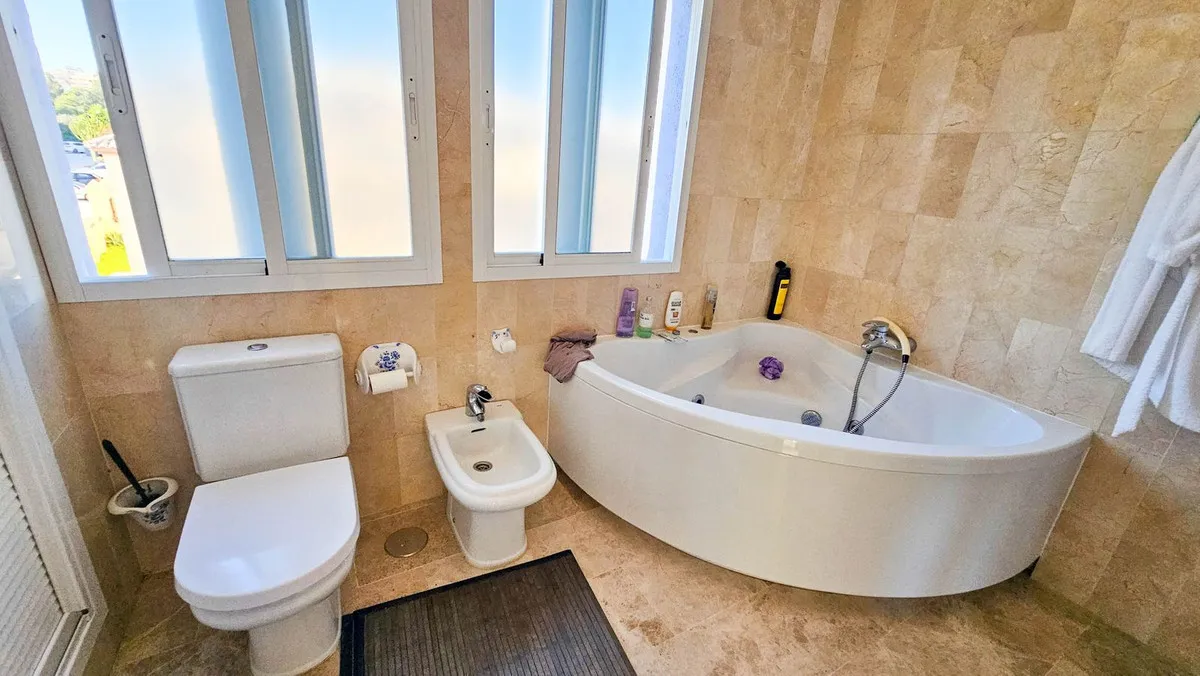 3e56b835-fb5e-4c07-a301-d1a8ee26e273