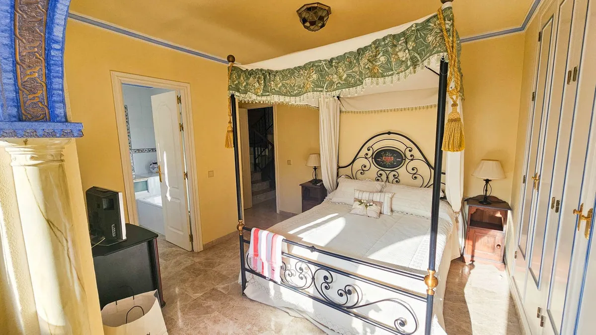 56f9b717-d964-4ef9-b503-0a312971008d