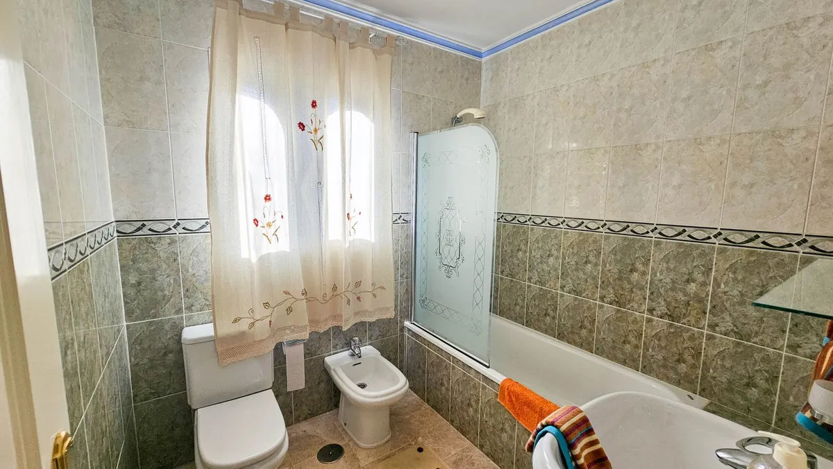 6e8d8e17-ef89-4bde-9ca6-8a864e5511bd