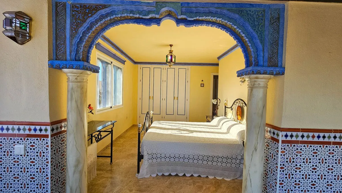 c7426d32-ea05-497c-93c5-4a665442edbf