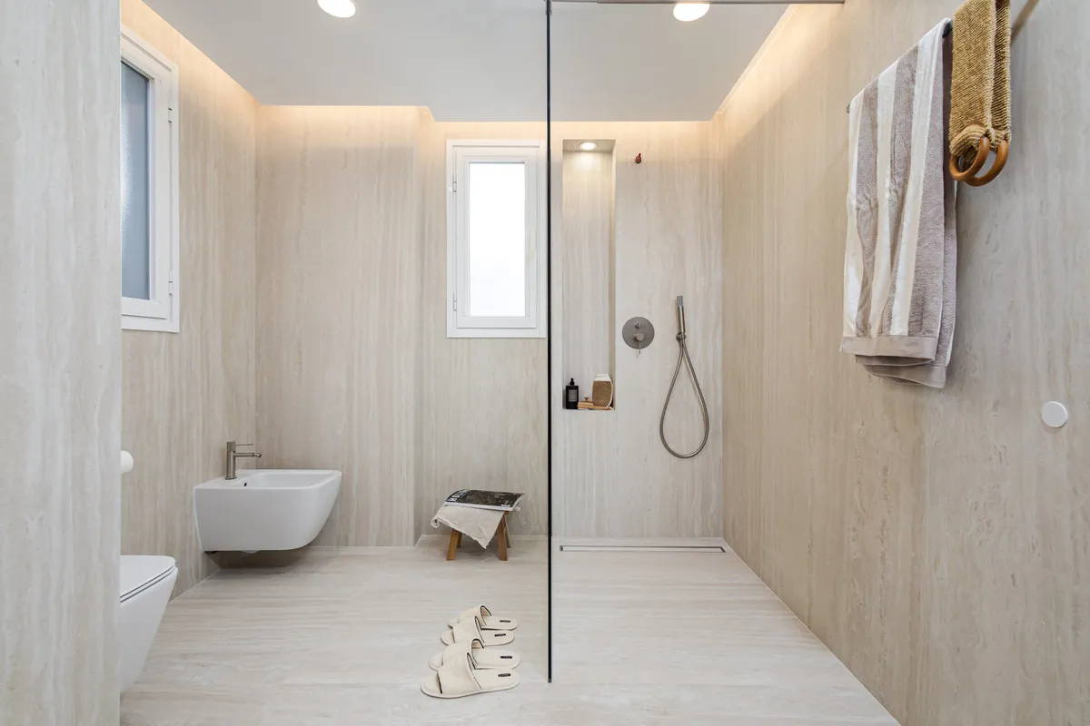 0ec1bf43-4838-4eae-8e90-4ed030121946