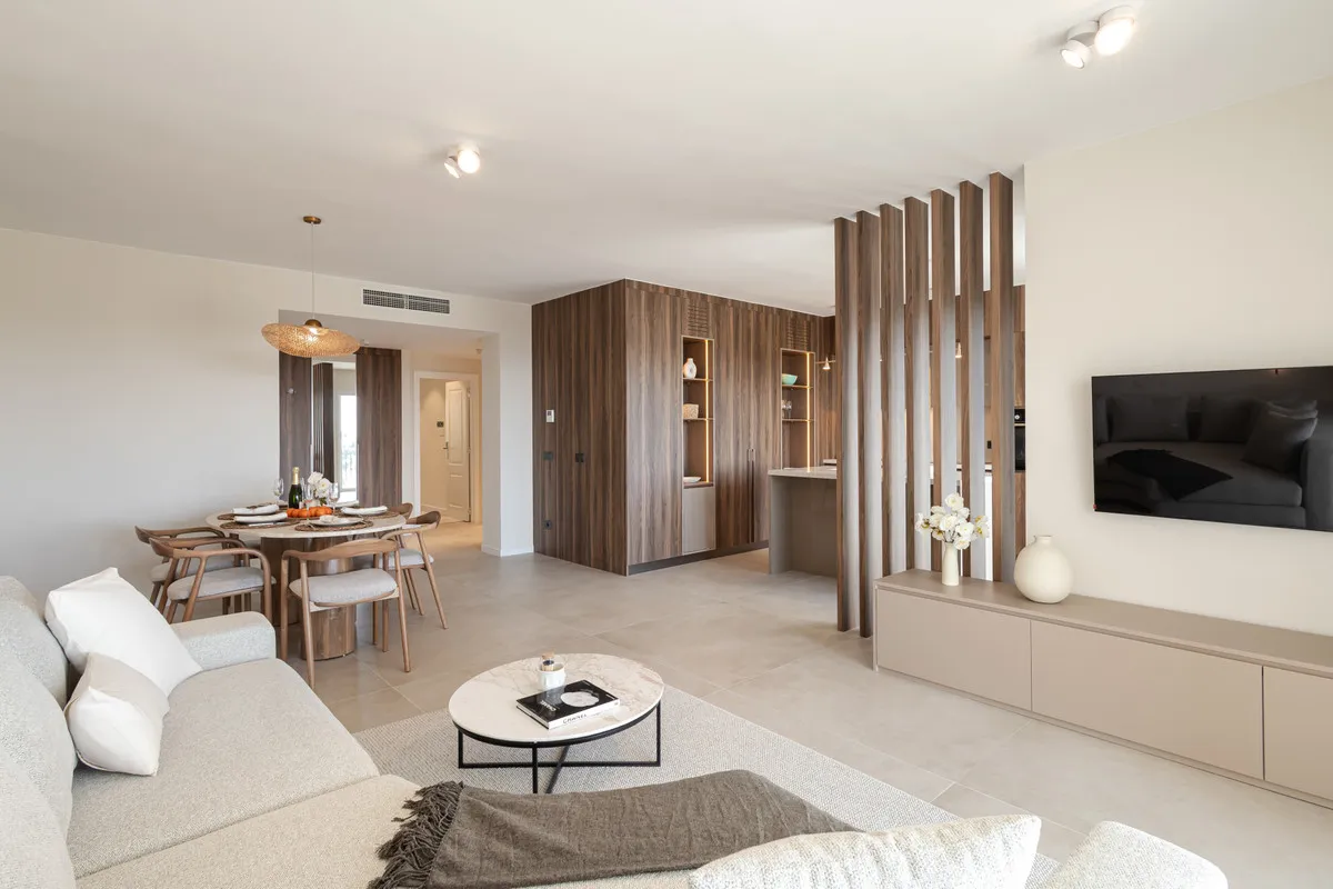 83dd5090-5c3a-4127-9aed-d3f24cb773ce