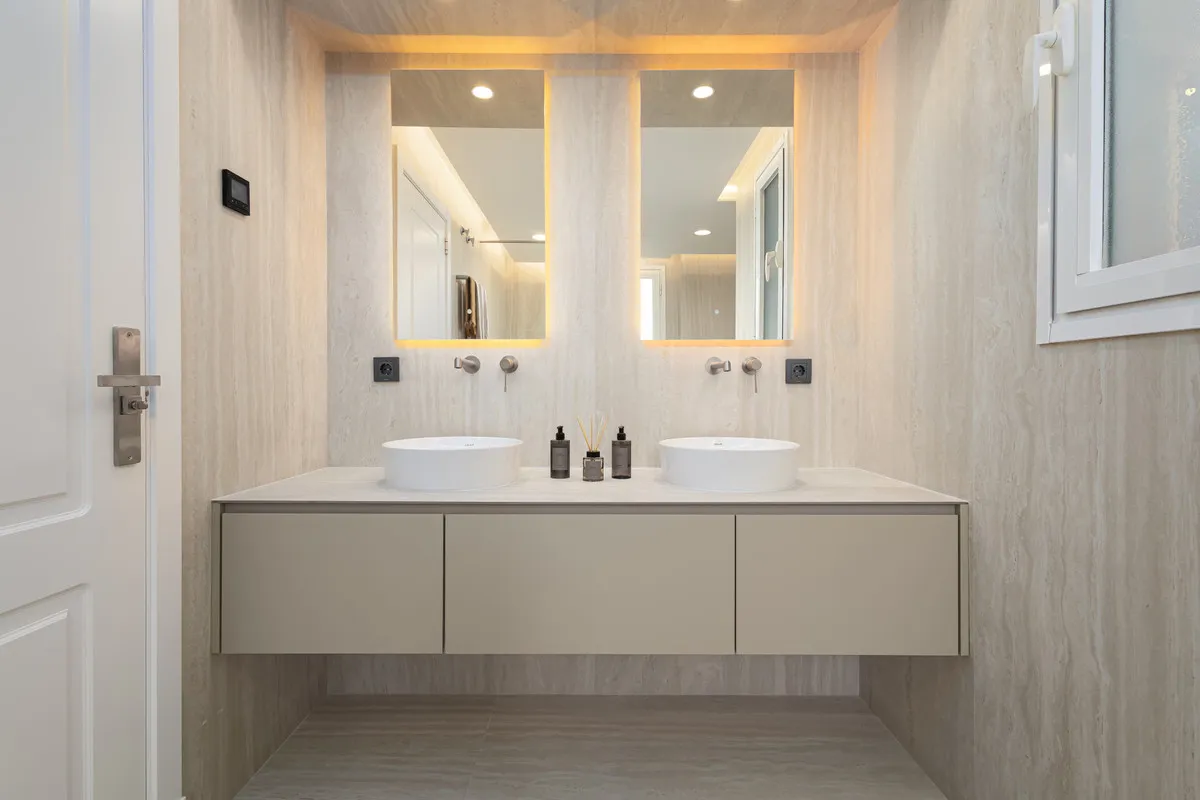 94e08339-333b-44d4-9b55-46143aec8045