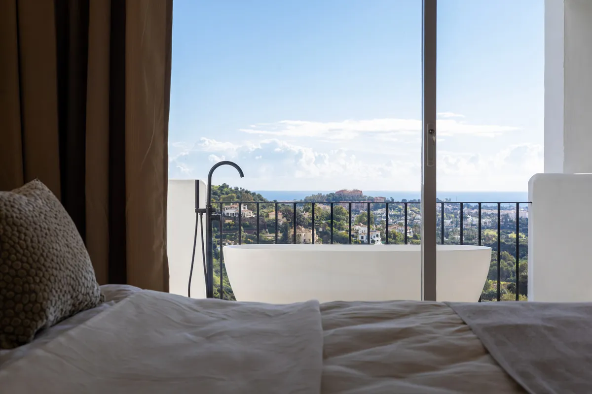 a6baf306-b478-4e41-adc9-8948356c616e