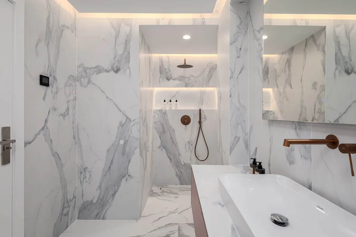 d29dcdbe-1870-4abc-b8e3-3952b0b1b57e