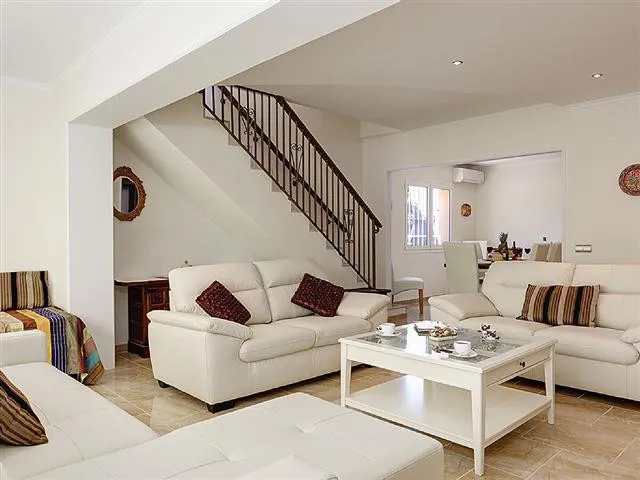 86a4e751-f69b-42a7-9a55-8c0a00772874