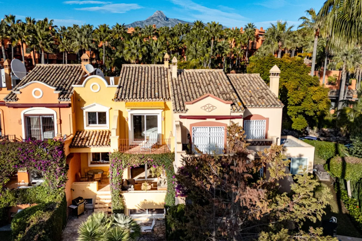 b25879cd-a199-49a5-97fa-6e08ecdc821d