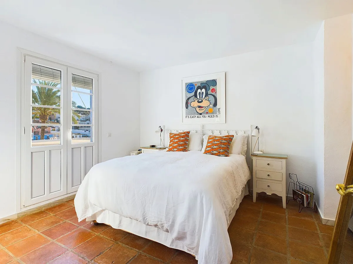 0842107d-2333-483f-92f0-d8b9eef21c21