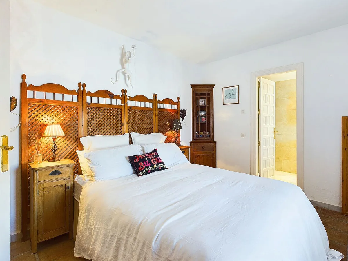 4dd4a24f-90e2-49d6-b425-b65af3f802bc