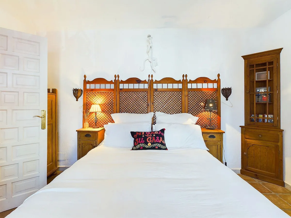 592998d0-a1a2-4817-93f0-6887fc48dbc8