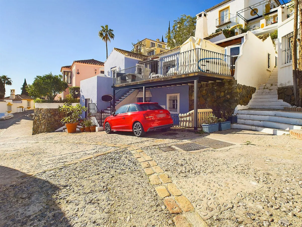 8b627749-2f23-451c-ac1b-b854b4efe3d6