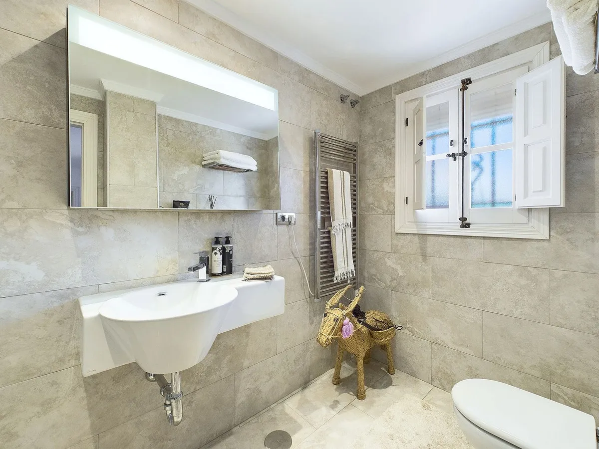 dd596739-29b3-4d45-a70a-441f46b49ae0