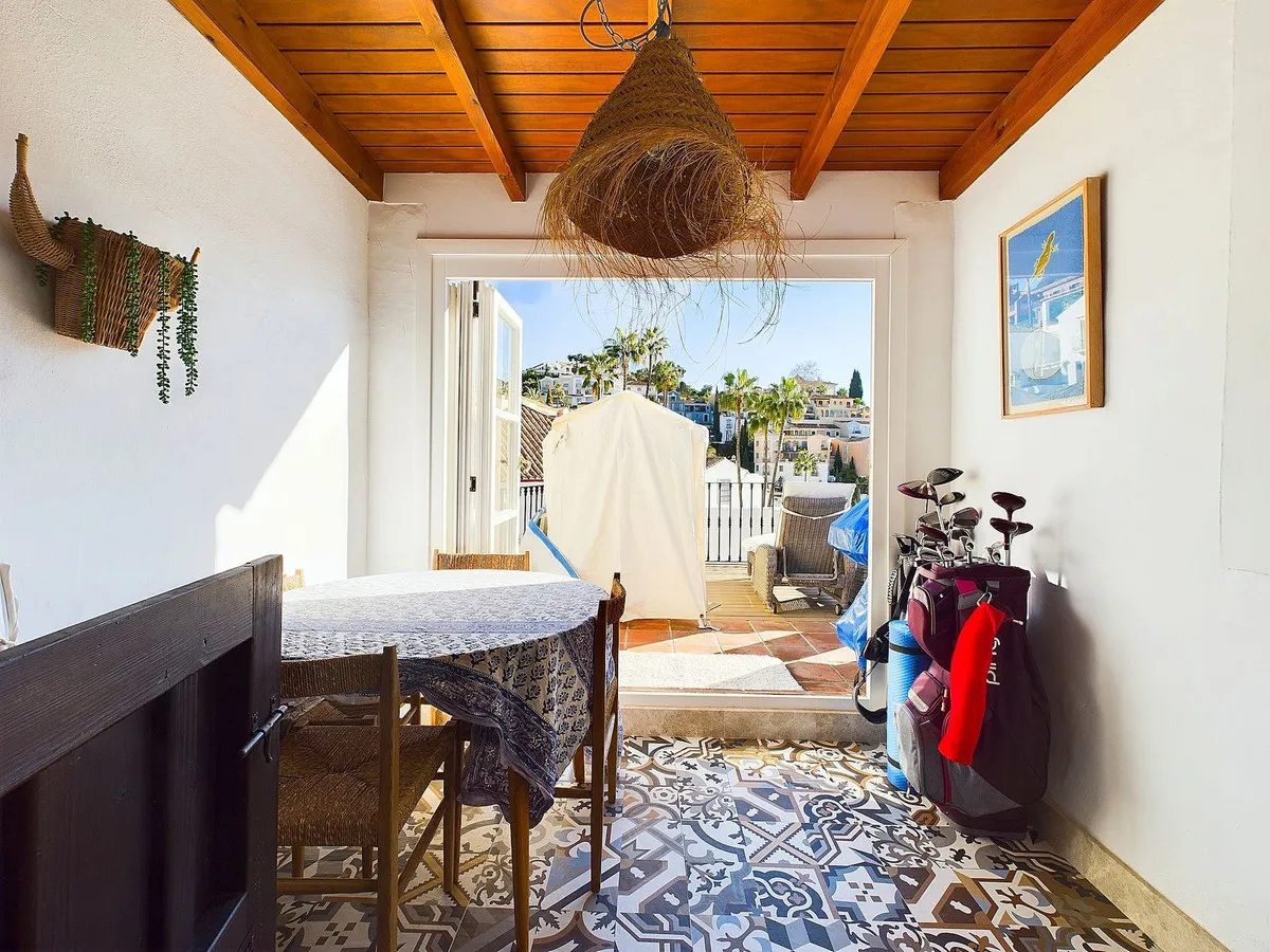 e52eb07a-8be5-48ed-99fd-9c745e93ba85