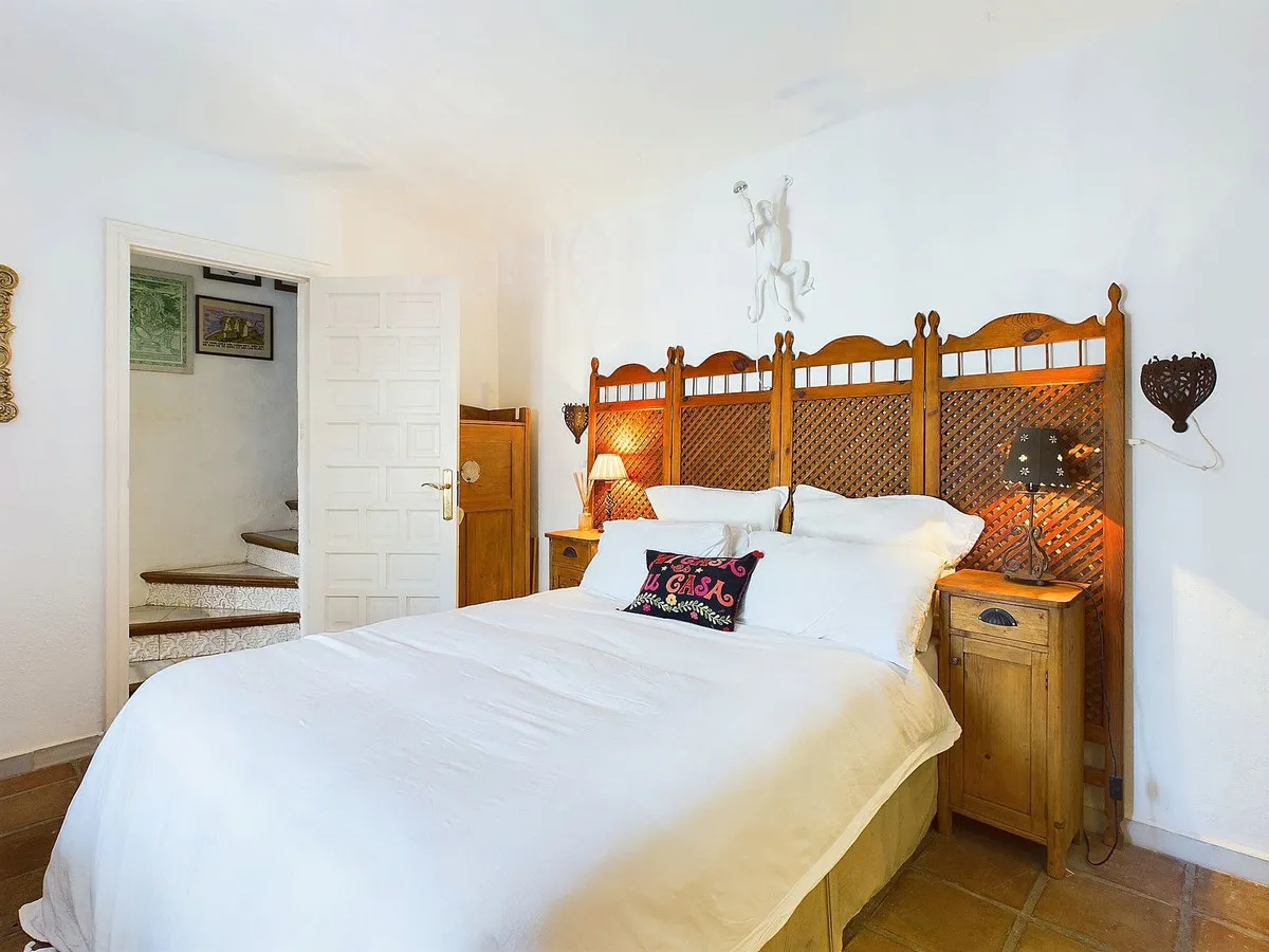 e949b473-0121-4820-9e67-67b5c14a43b6