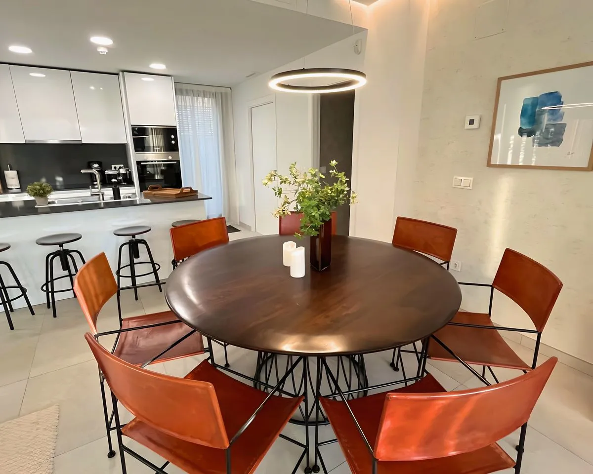 14890328-6d68-4f8d-8be8-4c11b1b4f358