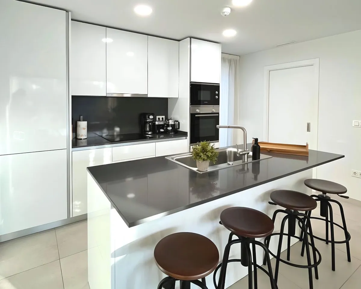 53b03542-a38f-4be0-b348-3e96e6bfdc9e