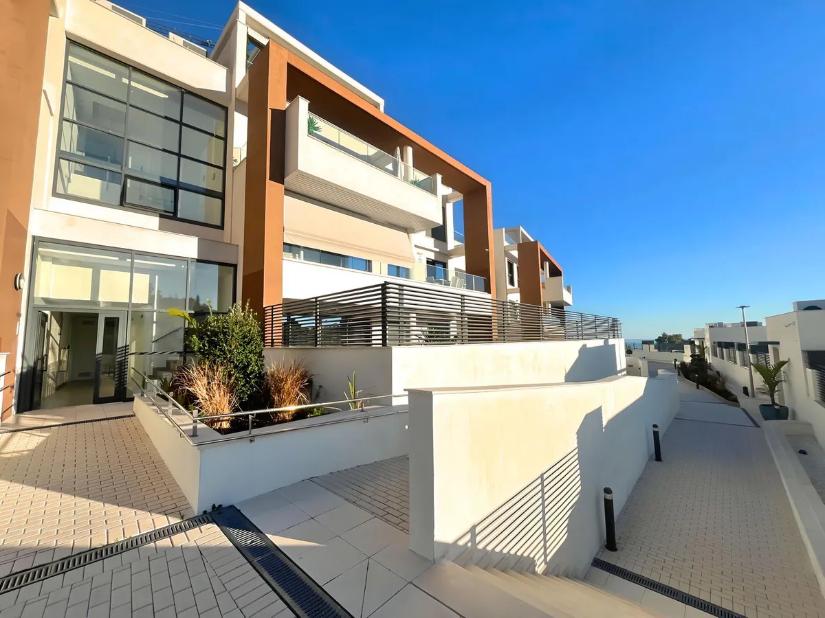 9506127f-3d8d-492b-995f-89b07cc80ebb