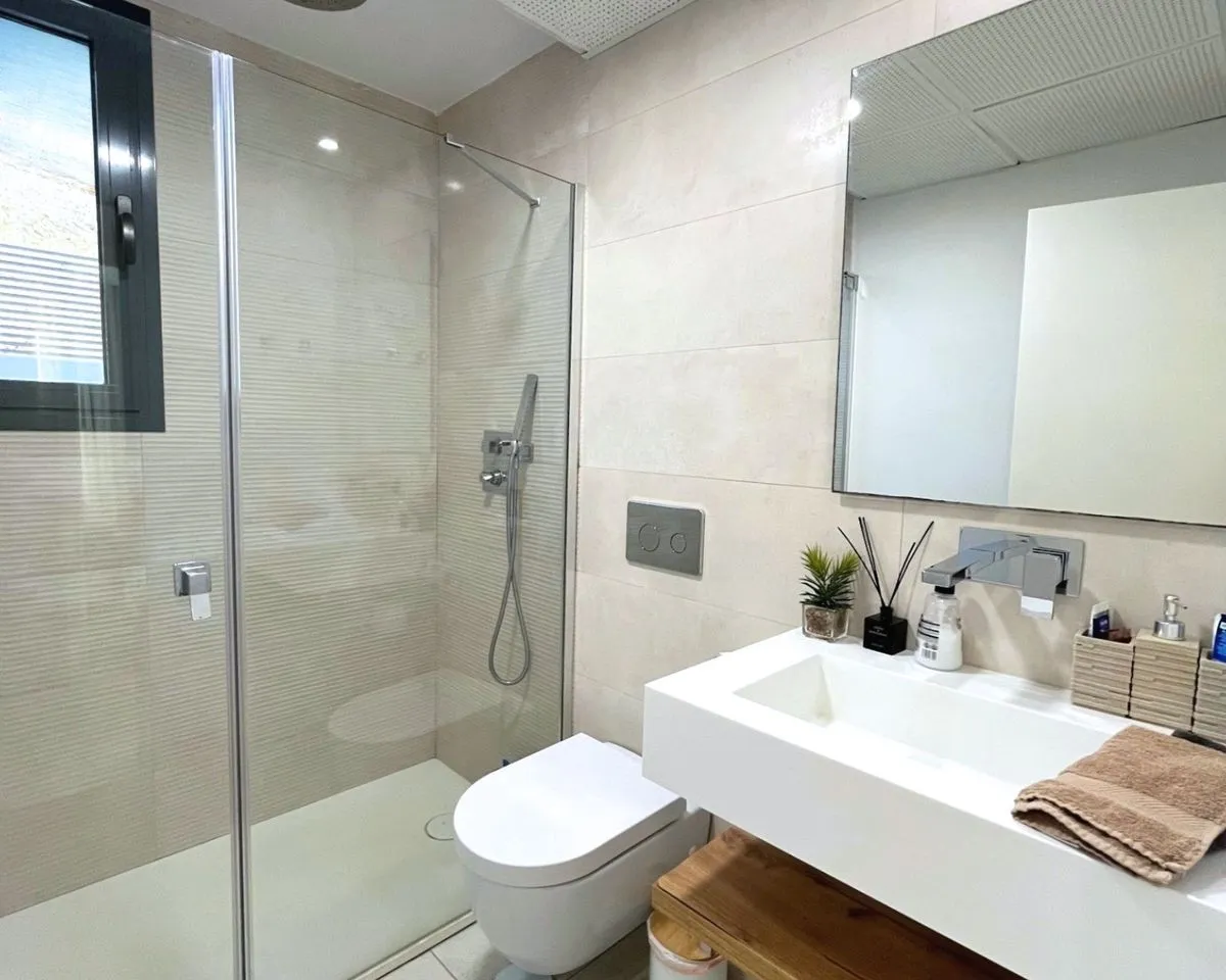 f74933a3-2ac8-4abf-ba24-f92efc6c5db8