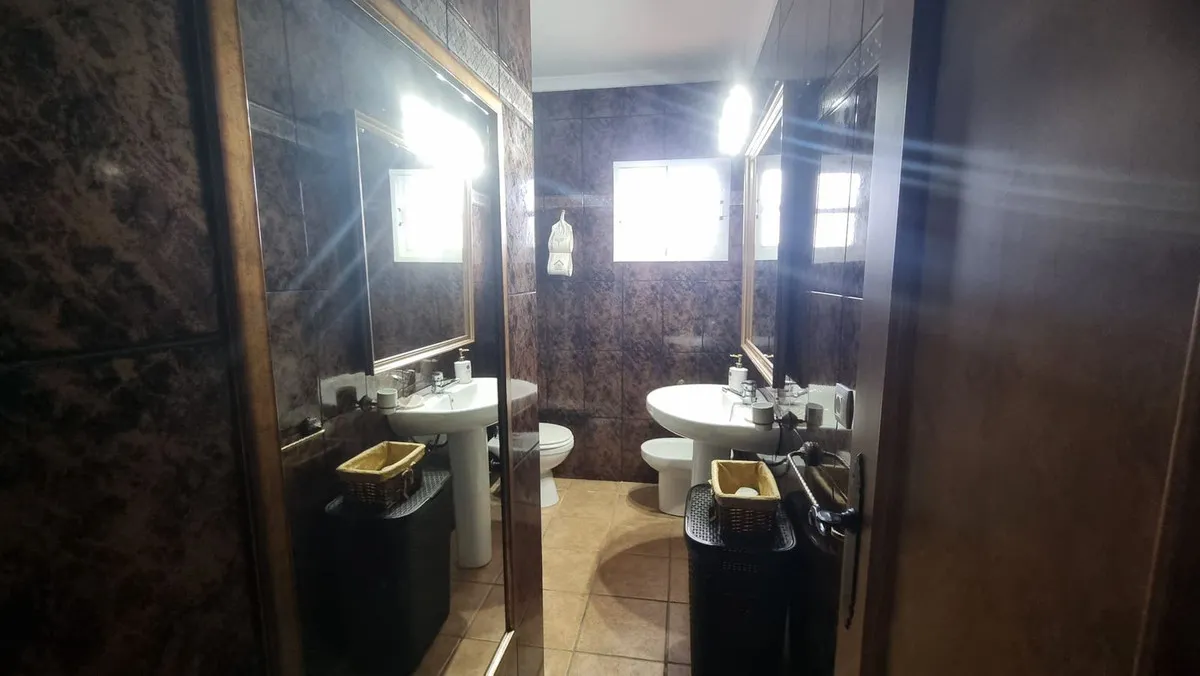 ad055f8b-f0f3-4d00-a546-13c8d9a87d43