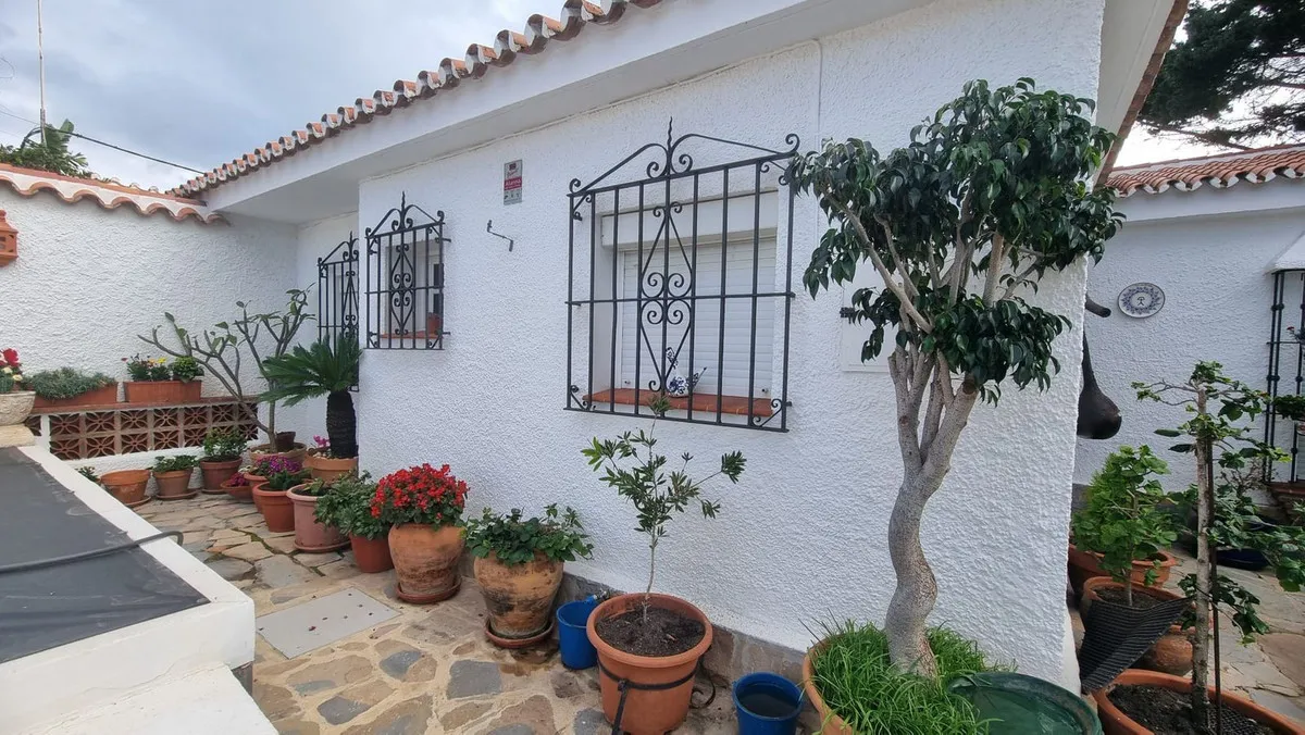 d8c5d253-4b1e-463c-8b00-b1e5618dc509