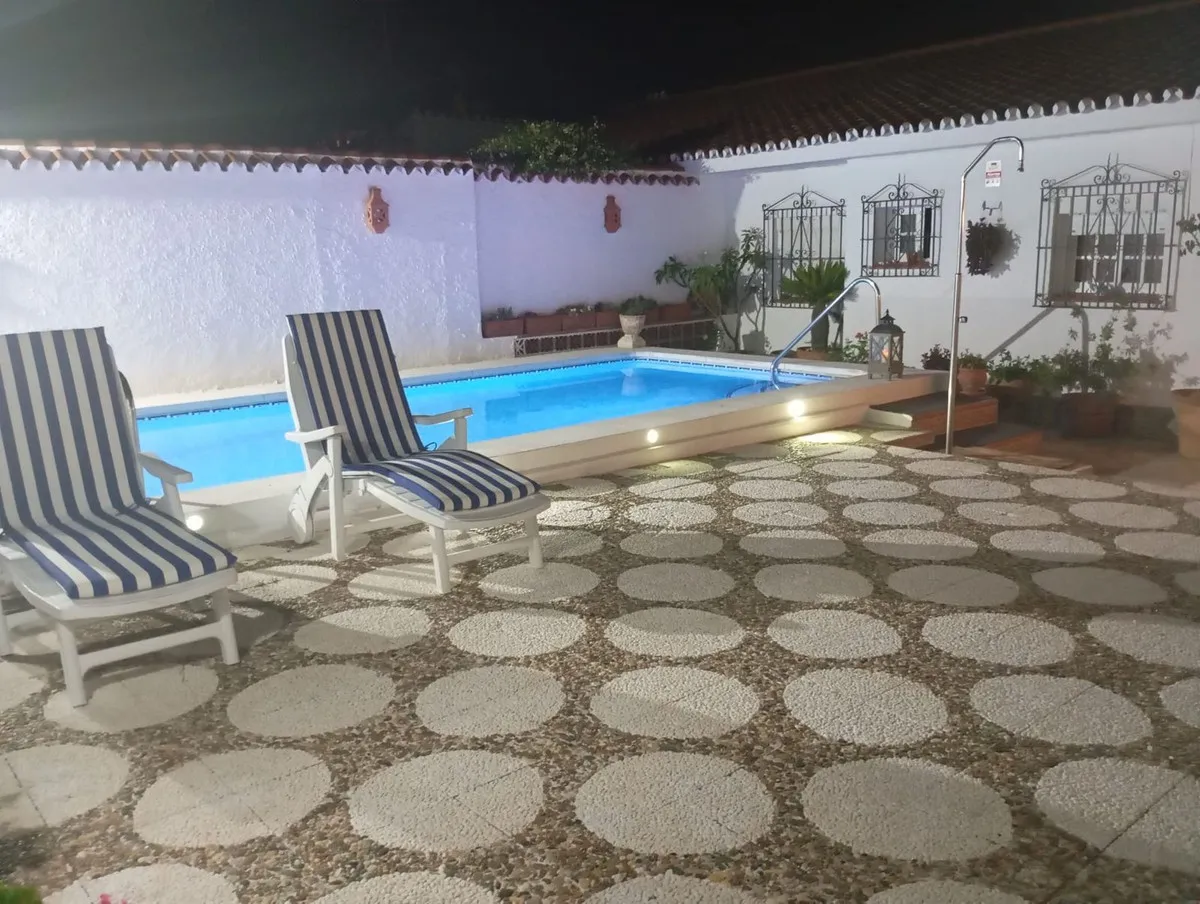 efb20c5a-051f-4ab5-8bf8-b07a04bb0975