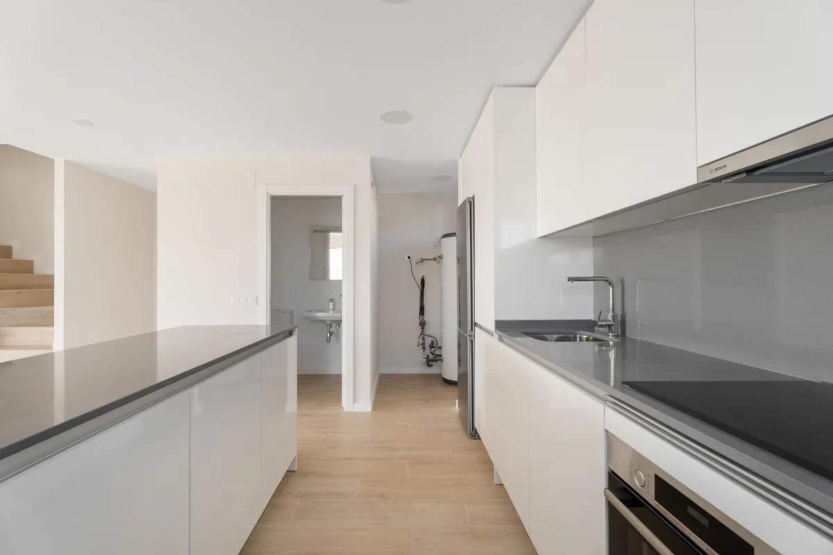 89b2f988-37bc-4532-8889-23140d7d53c1