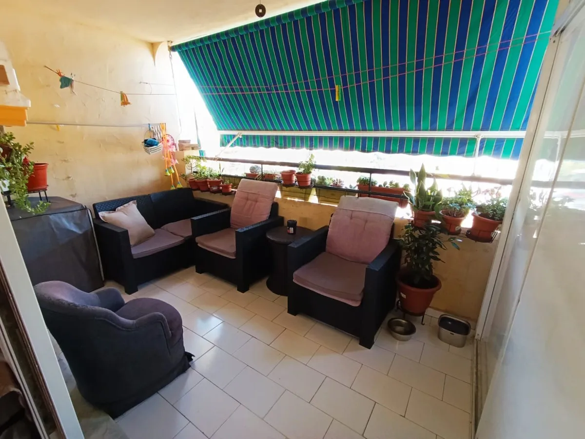 04885618-eb2a-4256-8e24-7ef45b65d2df