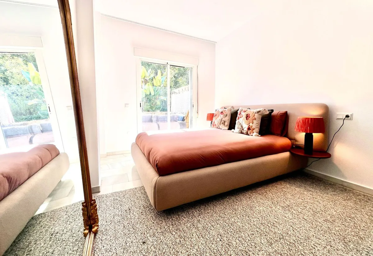 49ae7804-b9bf-404f-9160-600b01ff1ab0