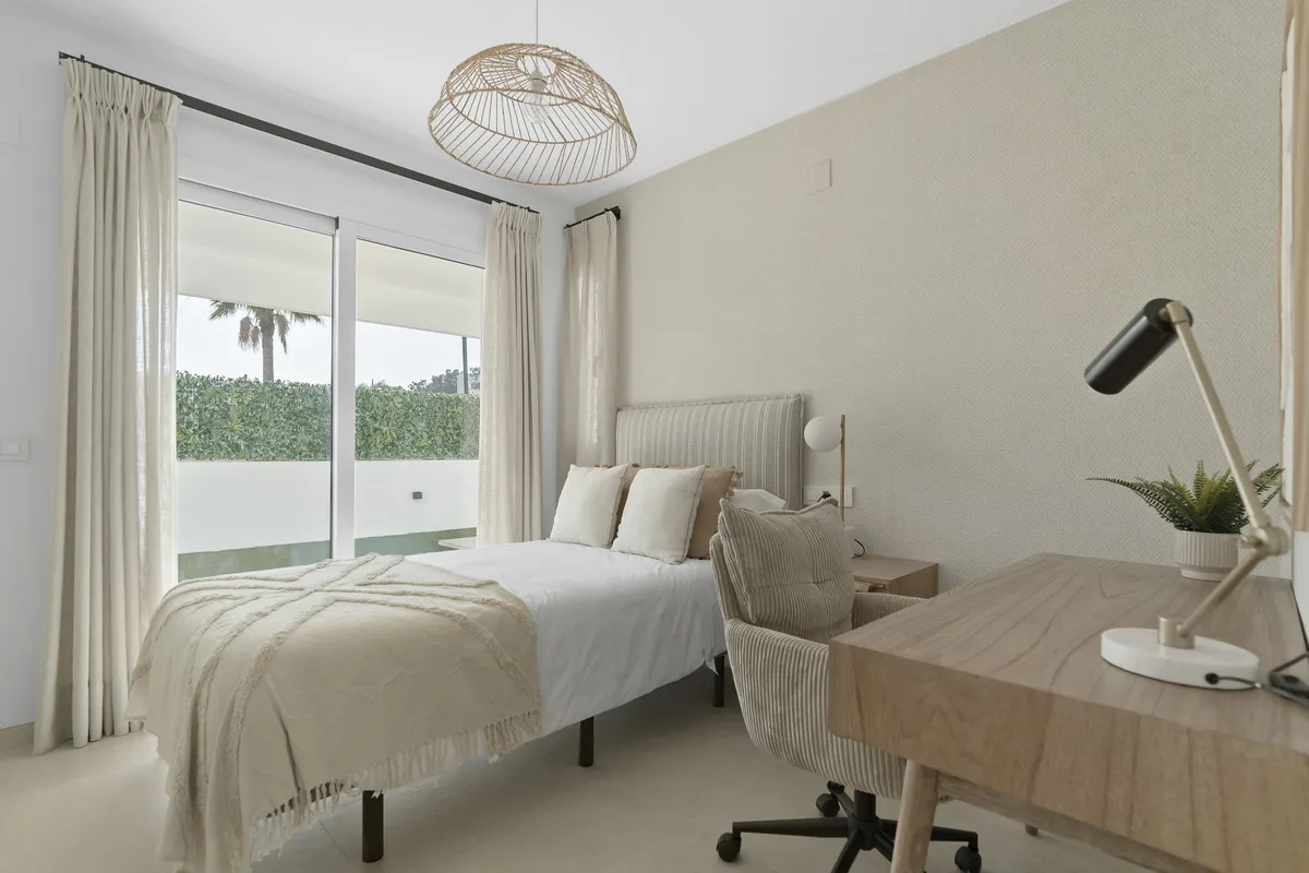 ab94a4c4-57e0-4b74-b954-8c6ea8b18391