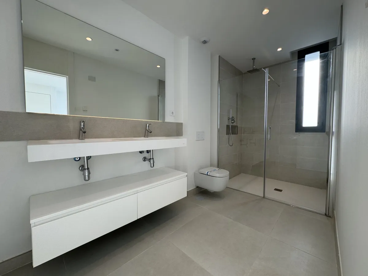 5a49567d-3e85-4c76-8975-0e61cfe6fdd6