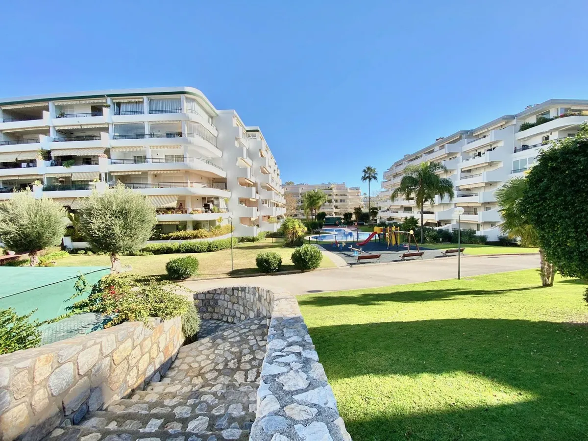 33bc3dbd-85c8-4fd8-854b-26e8a4e84c6c