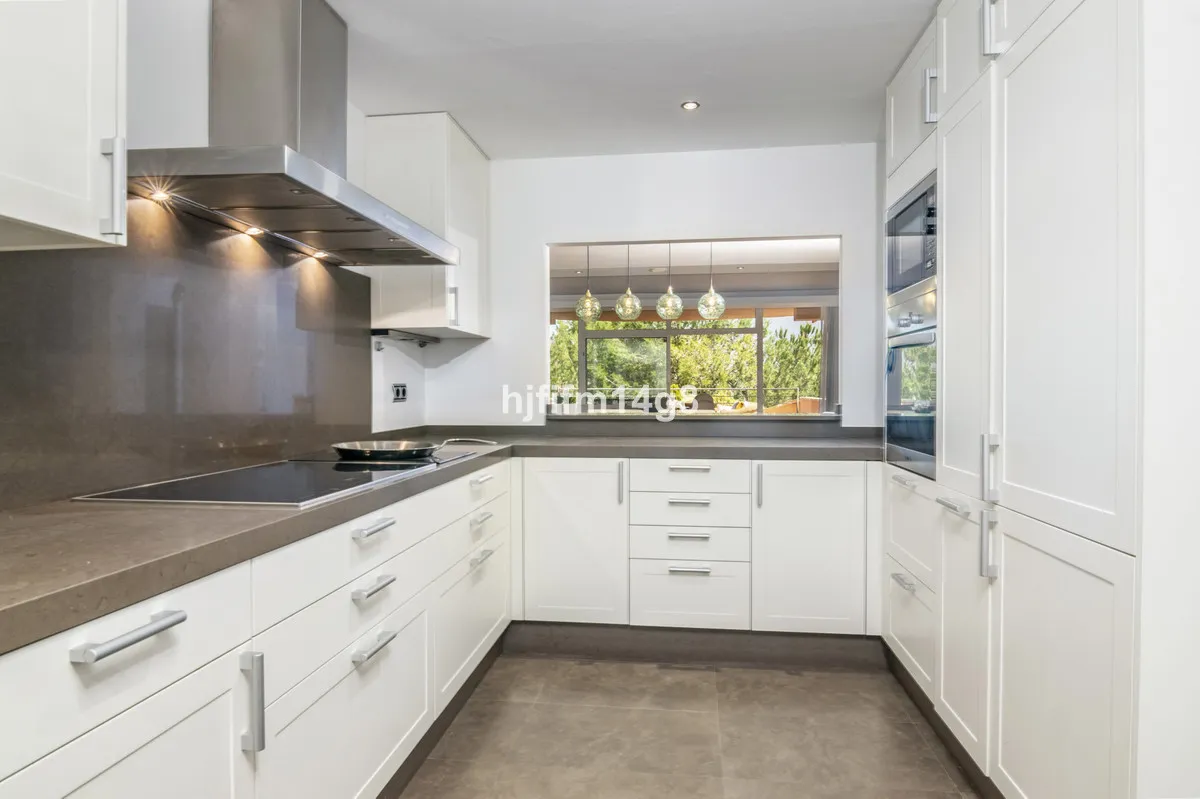 97bfee22-8e1d-4062-9a6a-5a7efb05900f