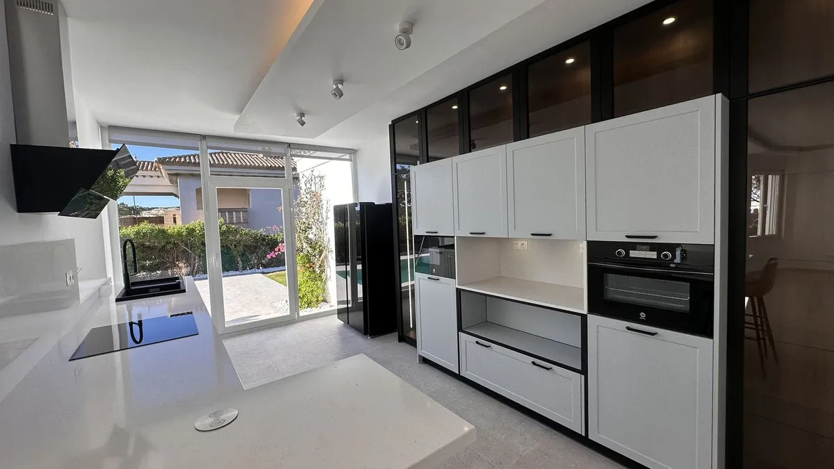 4d64e2ae-ae70-4c77-af8e-7d92a7c1bc9b