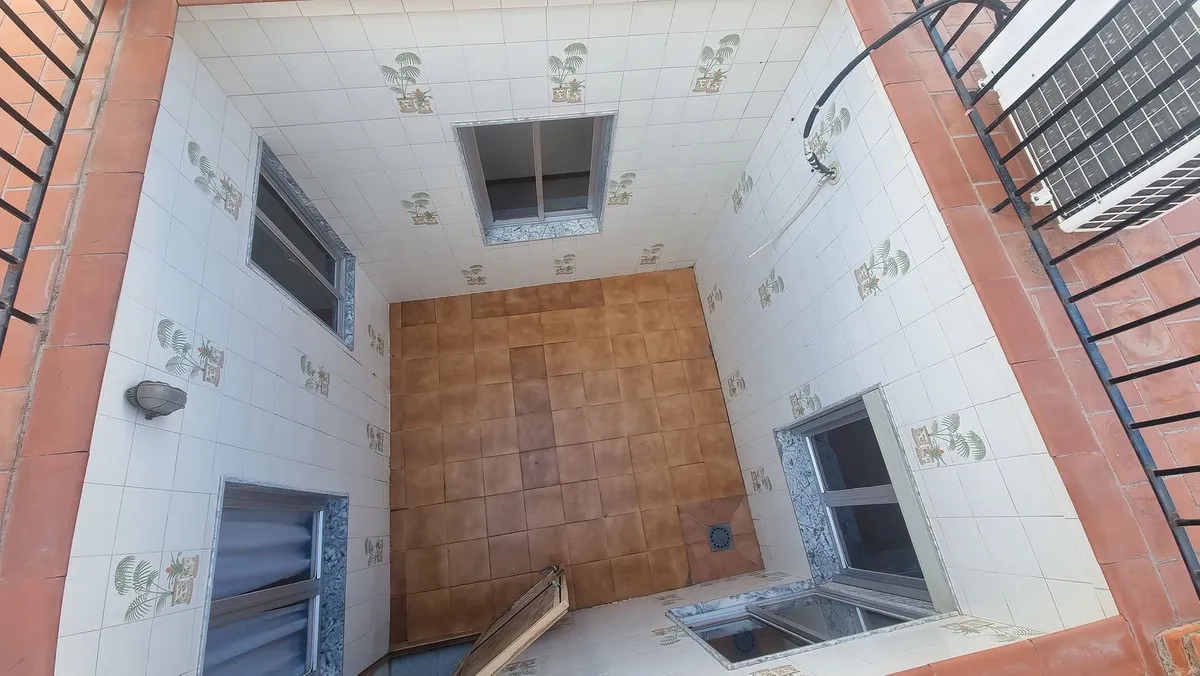 d1e1b231-03a2-425c-a1e0-cbbc300b7b35