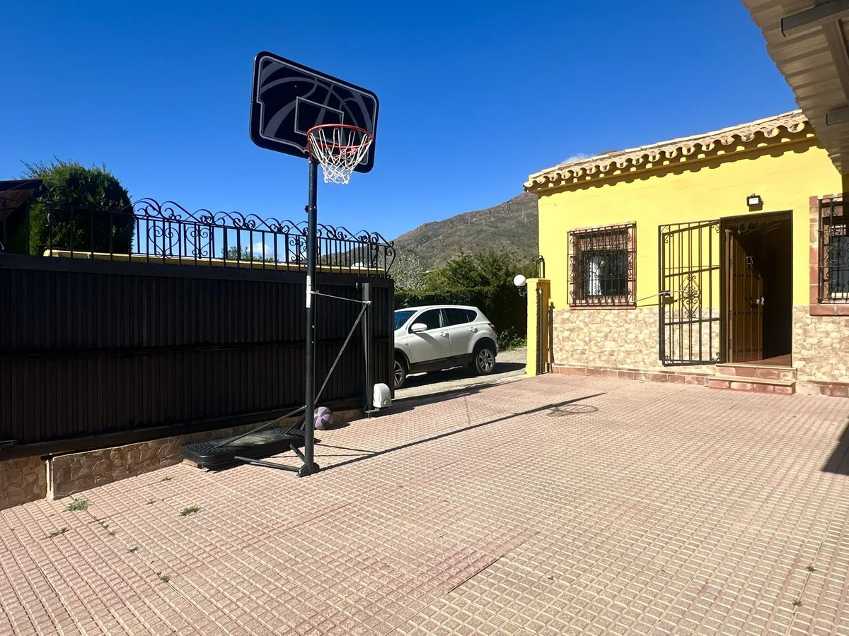 f8040820-f966-4d44-950d-7db0ff14a4d1