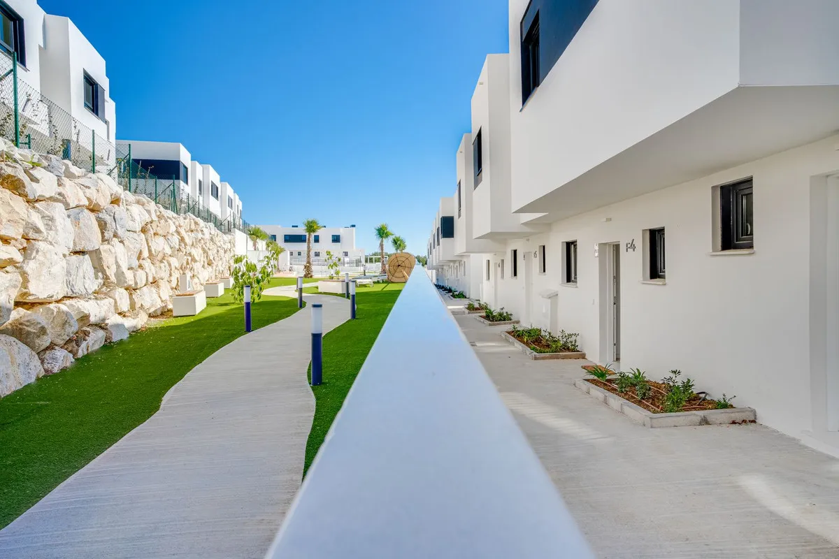 3f82fe76-ef43-42a9-9a82-266f8bfc69d0