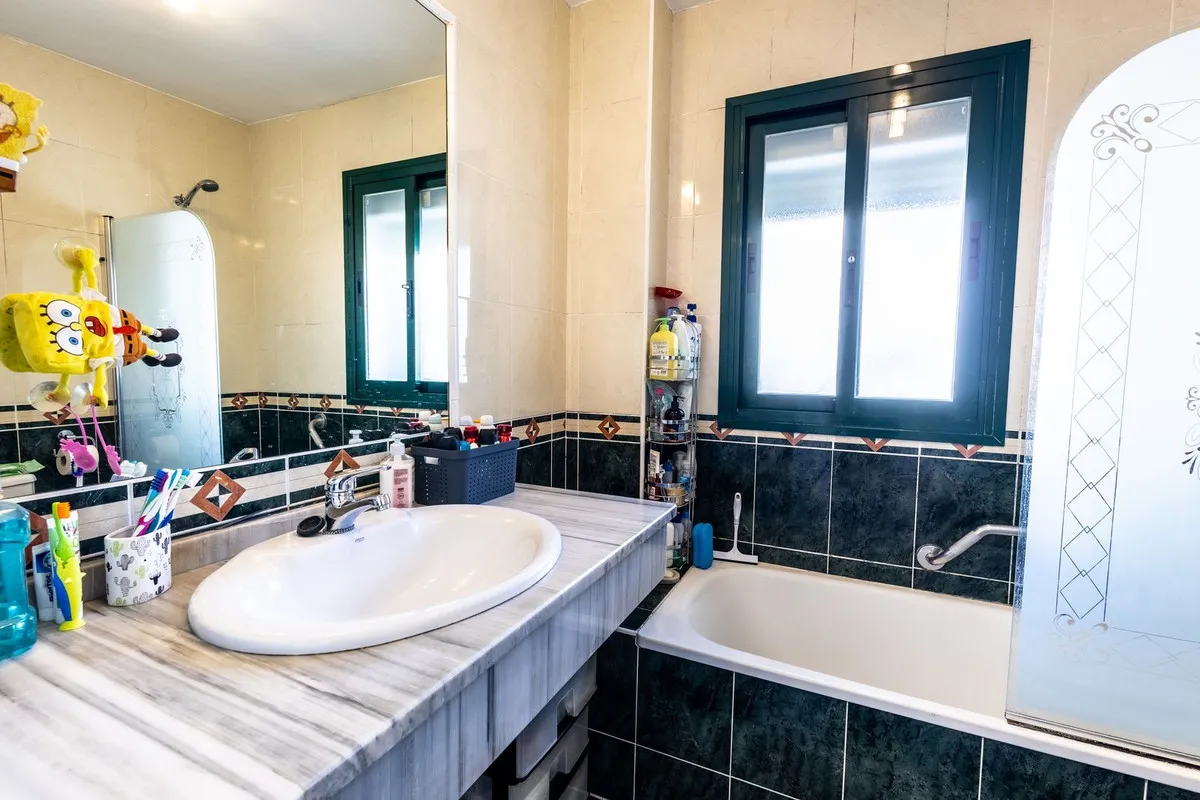 1d1825e3-4ed1-42de-a912-fe5e4c30329b